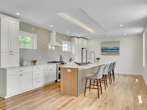 38 Green St #38, Watertown, MA 02472