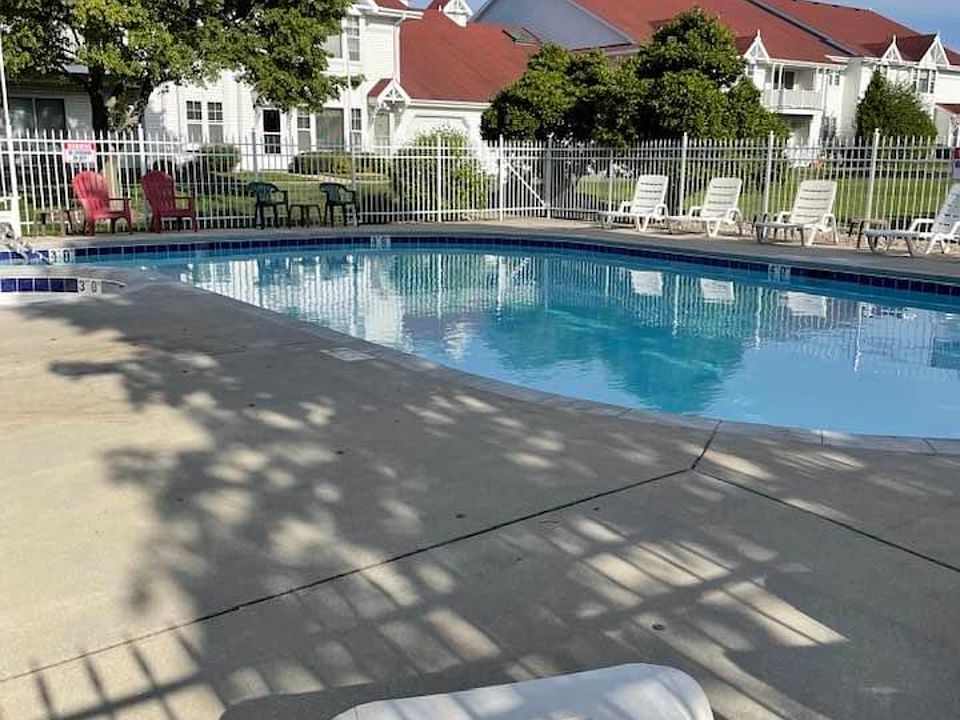 Swimming pool Hot tub area