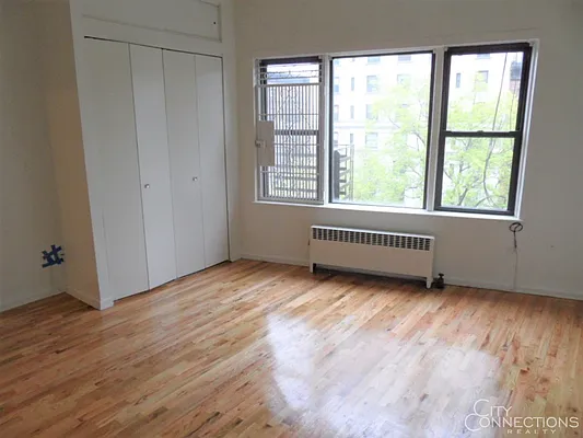 Rented by City Connections Realty | media 2