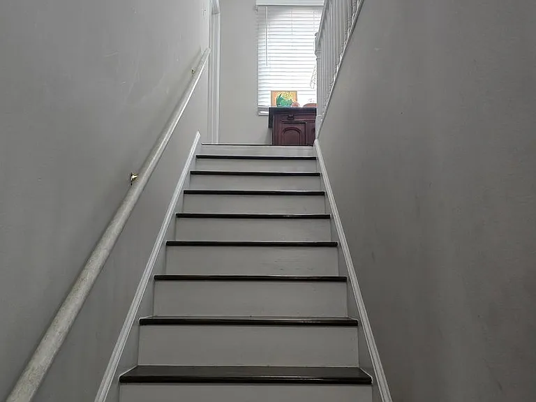 111 Greentree Dr — Photo 10