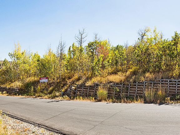 2nd image of 2428 Iron Mountain Dr