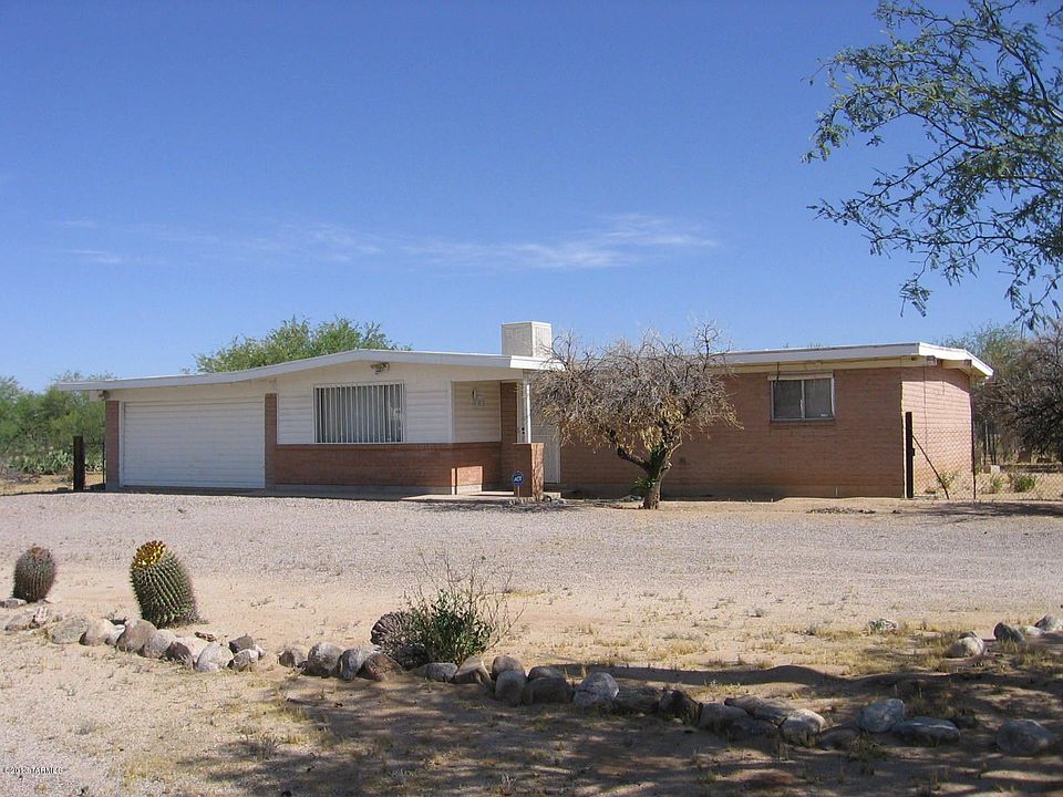 1st image of 8940 N Hickory Dr