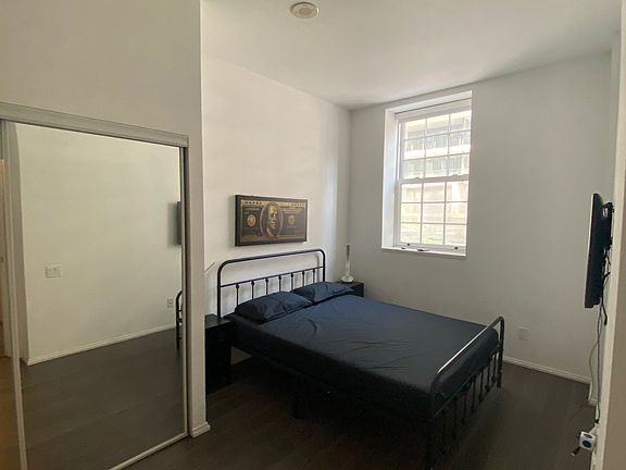 5th image of 68 Shuter St Penthouse 2