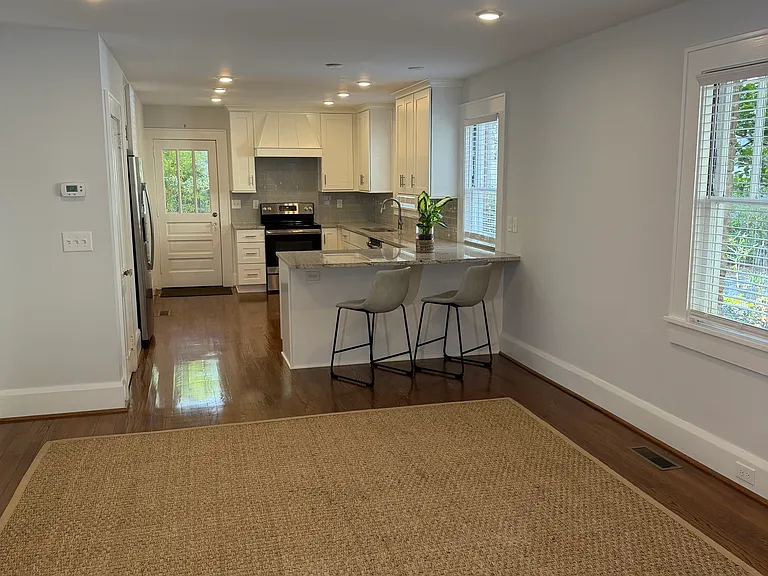 41 Smith St #B — Photo 9