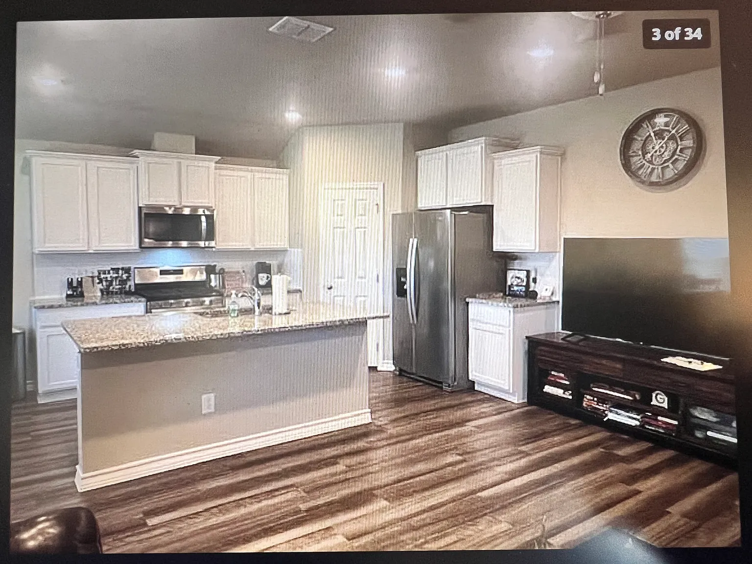 4 bed, 1663 sqft, $2,700 — Photo 2