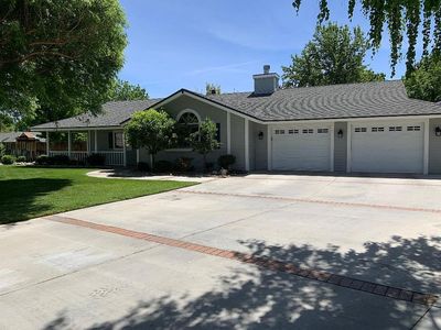 706 Autumn Leaves Cir, Bishop, CA, 93514