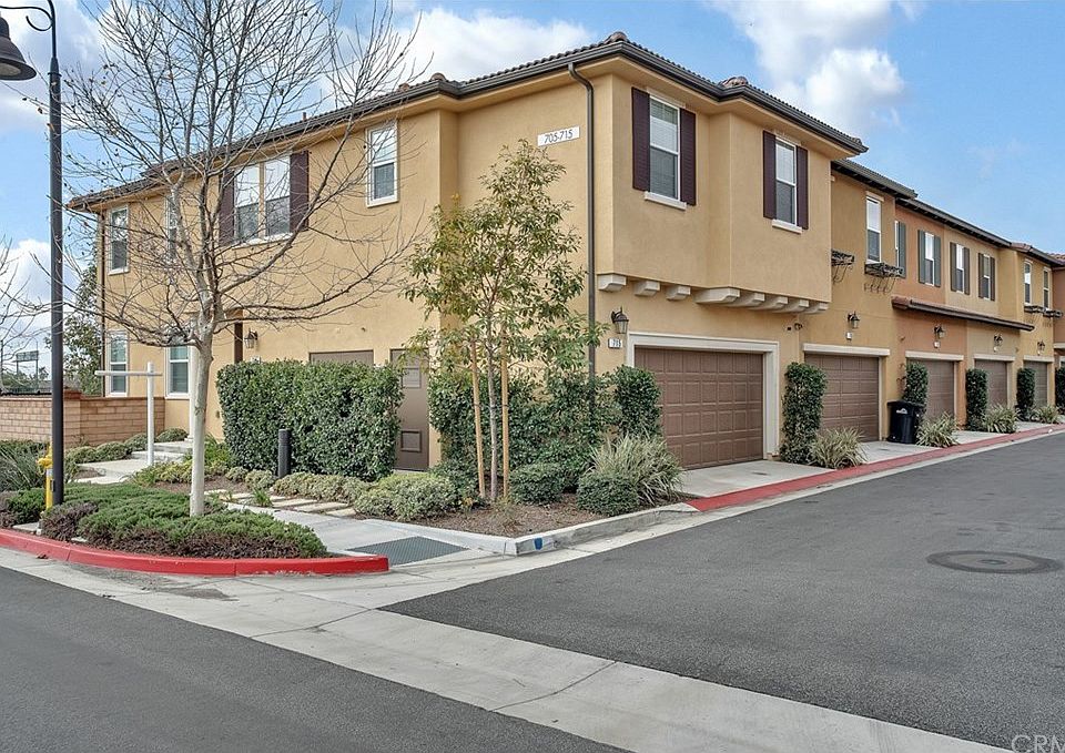 1st image of 715 N Via Dolcetto