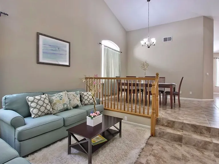 2056 Riggs Ave — Photo 2