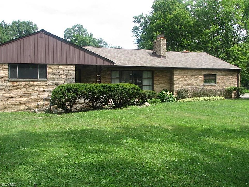 1st image of 24382 Hilliard Blvd