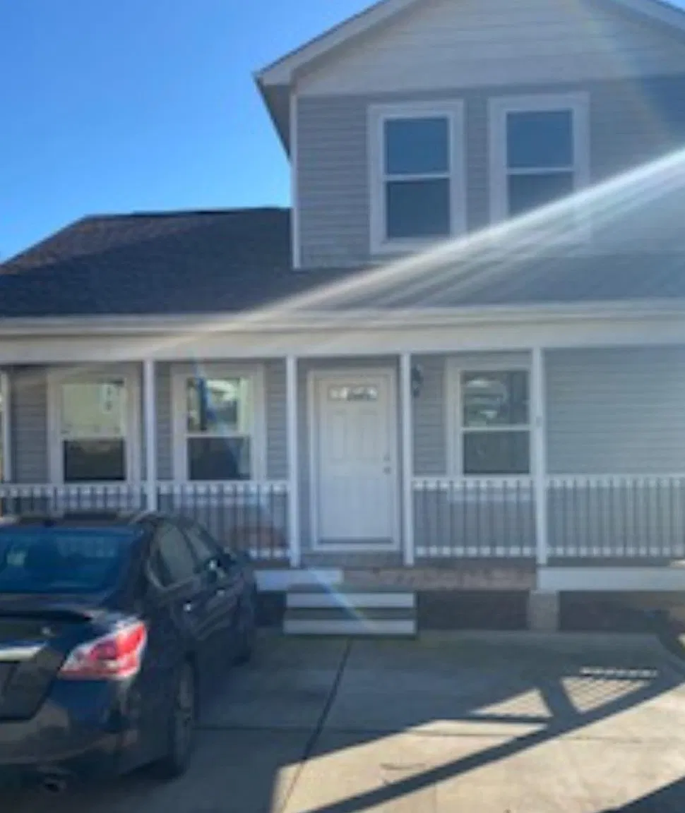 3 bed, 2000 sqft, $2,000 — Photo 2