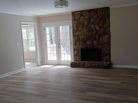 3rd image of 1118 Blazing Rdg