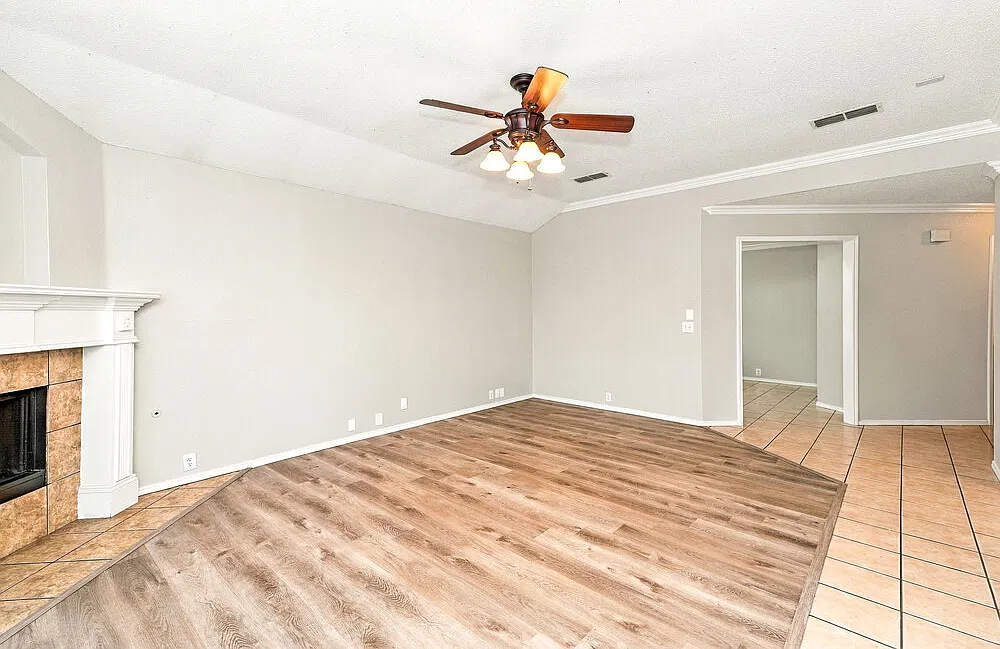 3 bed, 2.0 bath, 1515 sqft, $1,895 — Photo 3