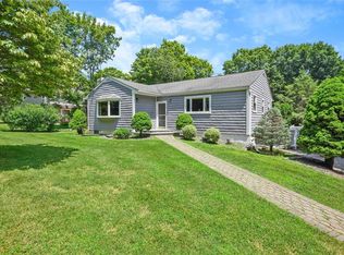 210 Westlake Dr, Valhalla, NY