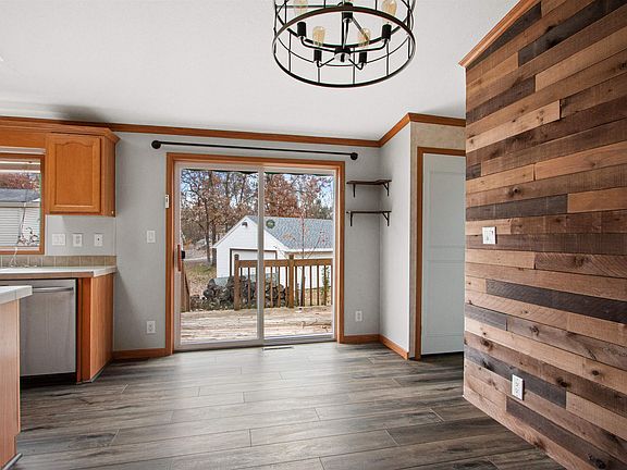 3rd image of 1601 Aspen Ave