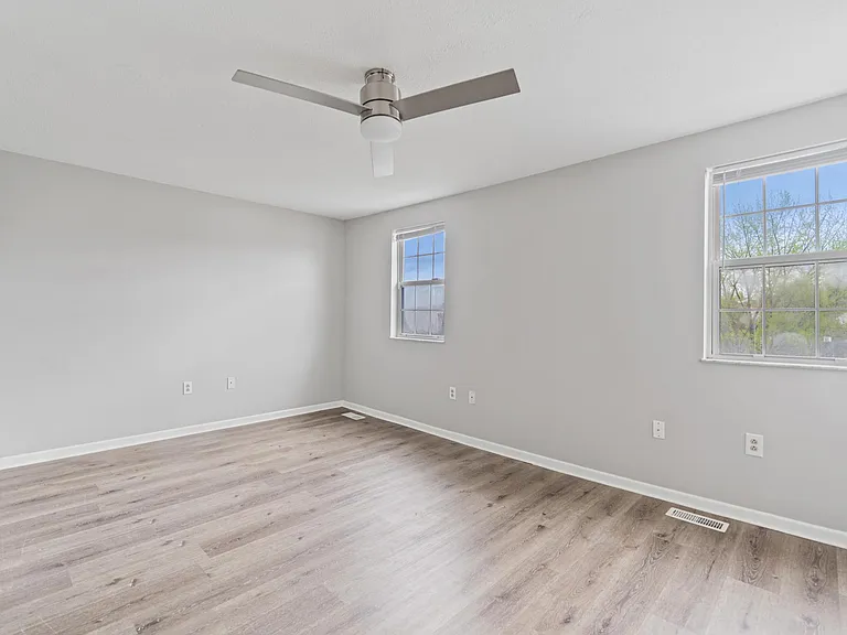 2714 Meadowcrest Ct — Photo 15