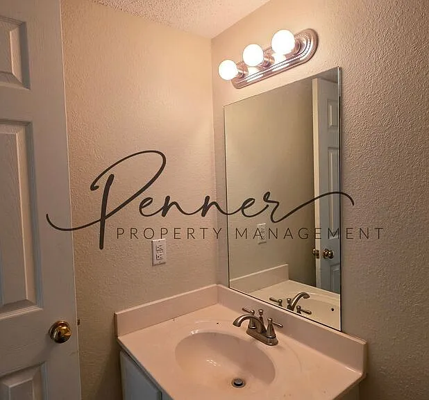 4609B NE Whispering Winds Cir — Photo 9