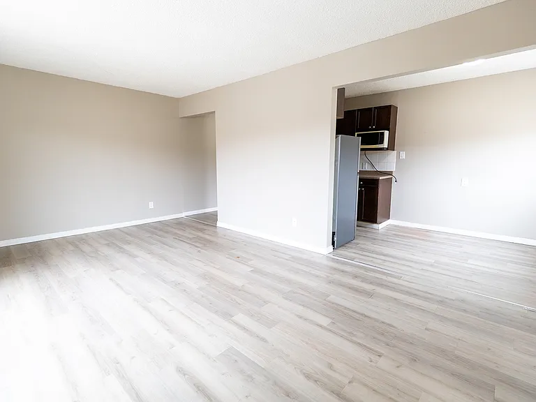 5355 Waverley Dr SW — Photo 2