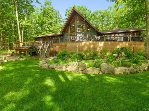 253 York Lake Estates Road, Barryville, NY 12719