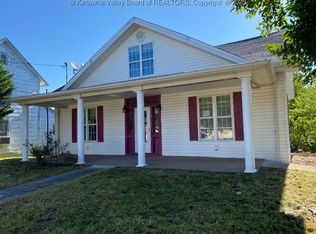 107 High St, Buffalo, WV 25033