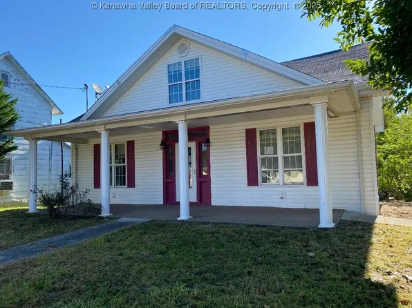 107 High St, Buffalo, WV 25033