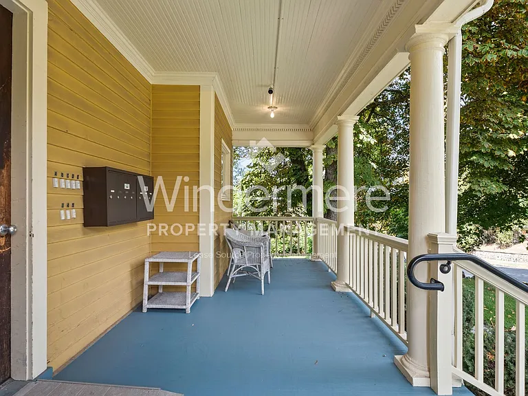 628 S Maple St — Photo 3