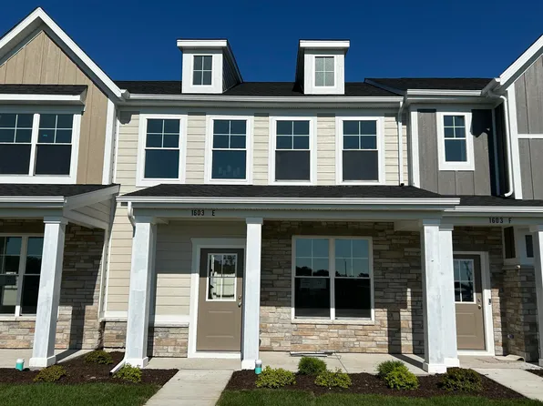 1603 Parkside Ln, Dyer, IN 46311