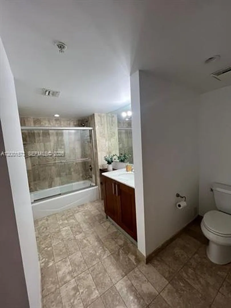 Building Photo - 9499 Collins Ave #308