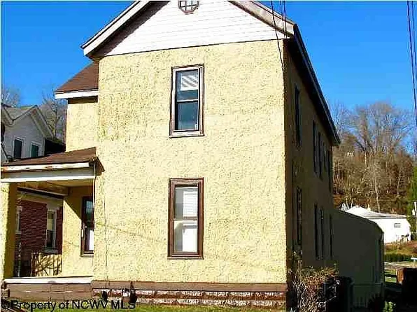 948 Clark St, Shinnston, WV 26431