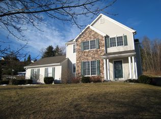 6 Longleaf Mdws, Clifton Park, NY 12065