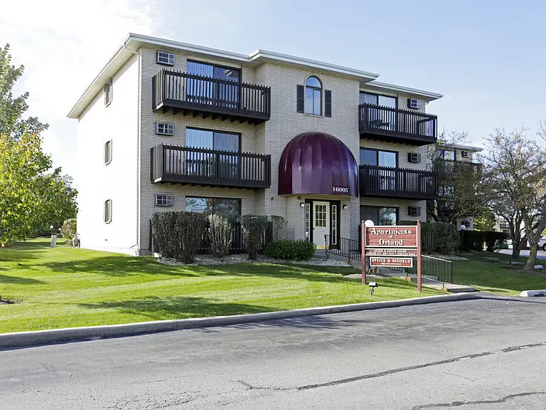 8915 Willow Terrace Dr #2001 — Photo 1