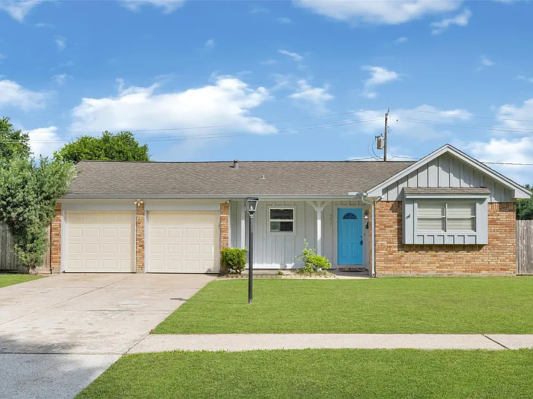 9927 Southport Dr — Photo 2