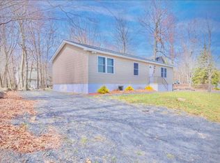 8344 Shannon Dr, Tobyhanna, PA