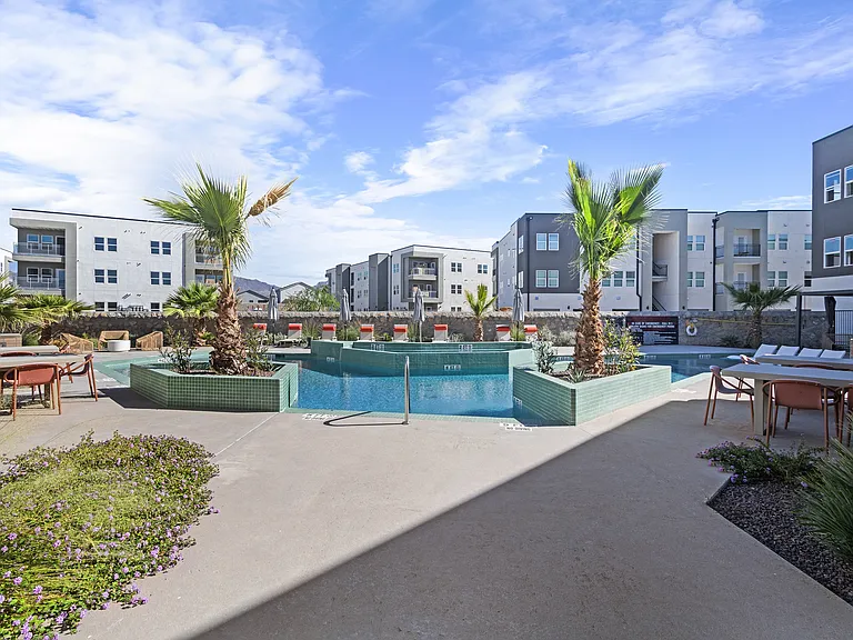 Desert Commons West — Photo 20