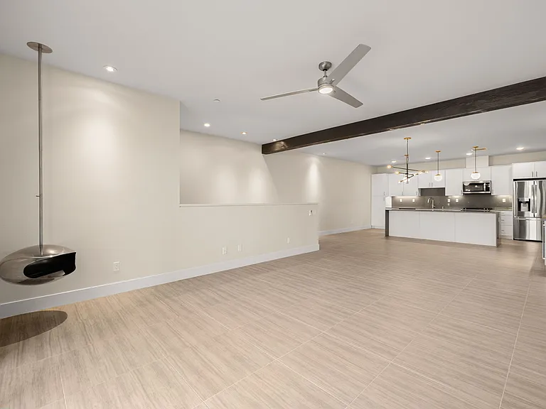 110 The Riv — Photo 15