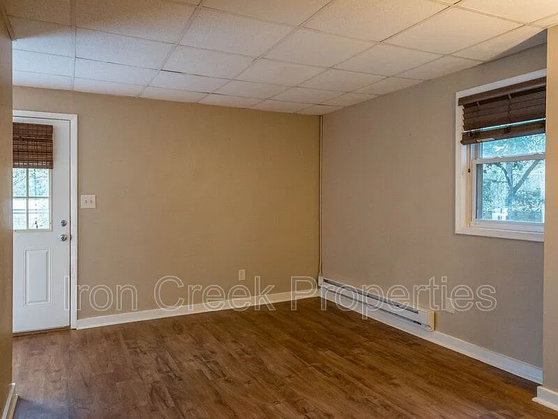 1 bed, 1.0 bath, 574 sqft, $995 — Photo 4