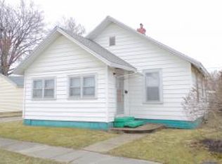 108 Railroad Ave, Charleston, IL 61920