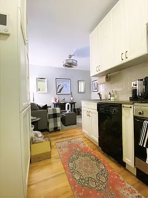 Rented by City Connections Realty | media 9