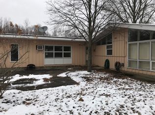 586 Carlin Rd, Northfield, OH 44067