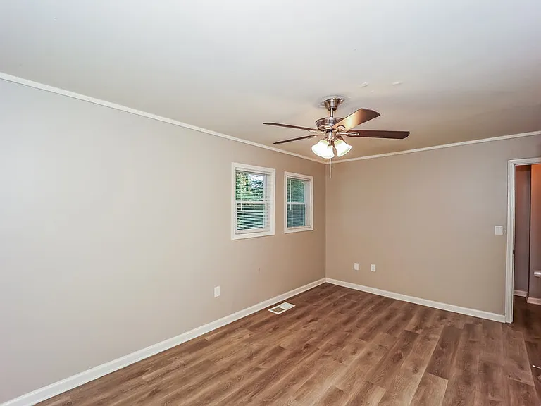 6608 Dorian Dr — Photo 9