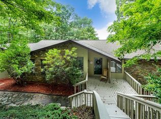 46 Honey Locust Dr, Mills River, NC 28759