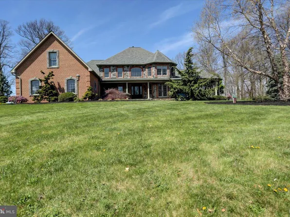 1579 Walker Rd, Chambersburg, PA 17202