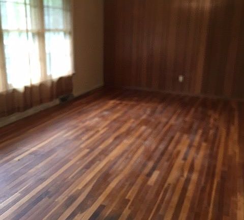 Dining Room w/hardwood floor