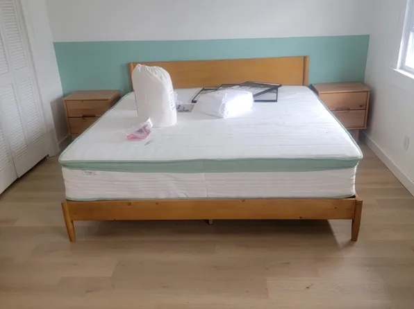 206 Harvey Ave, Oak Hill, WV 25901