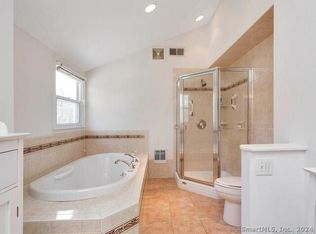 17 Walnut Grove Rd, Ridgefield, CT 06877