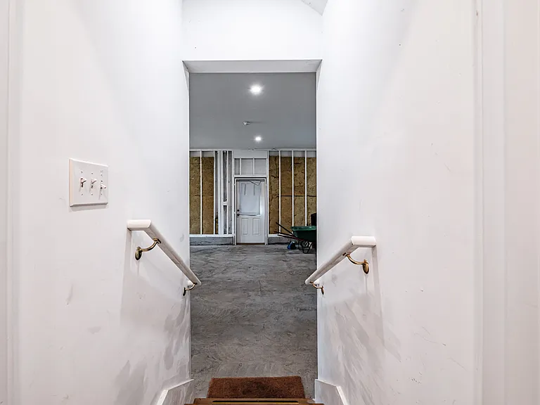 15 Carmichael Ave — Photo 24