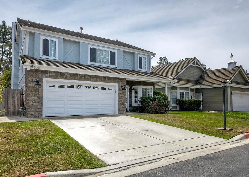 1st image of 975 Rose Arbor Dr