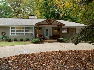 40 Lakeshore Dr, Danville, IL