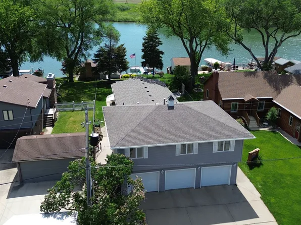 159 Suncoast Dr, McCook Lake, SD 57049