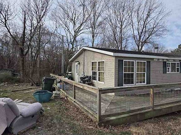 2nd image of 140 Bishop Ln