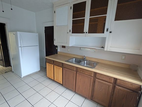 5th image of 3431 W 91st St Unit 2